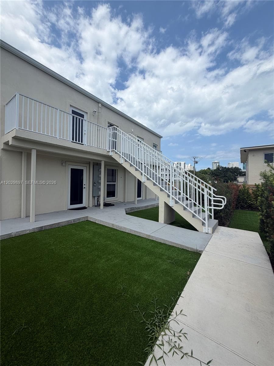 729 SW 3rd St # 4, Miami FL 33130 — 1