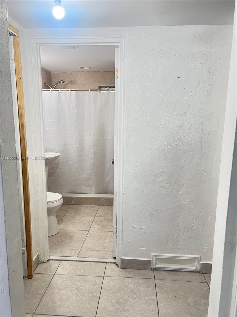 1401 E 8th Ave, Hialeah FL 33010 — 16