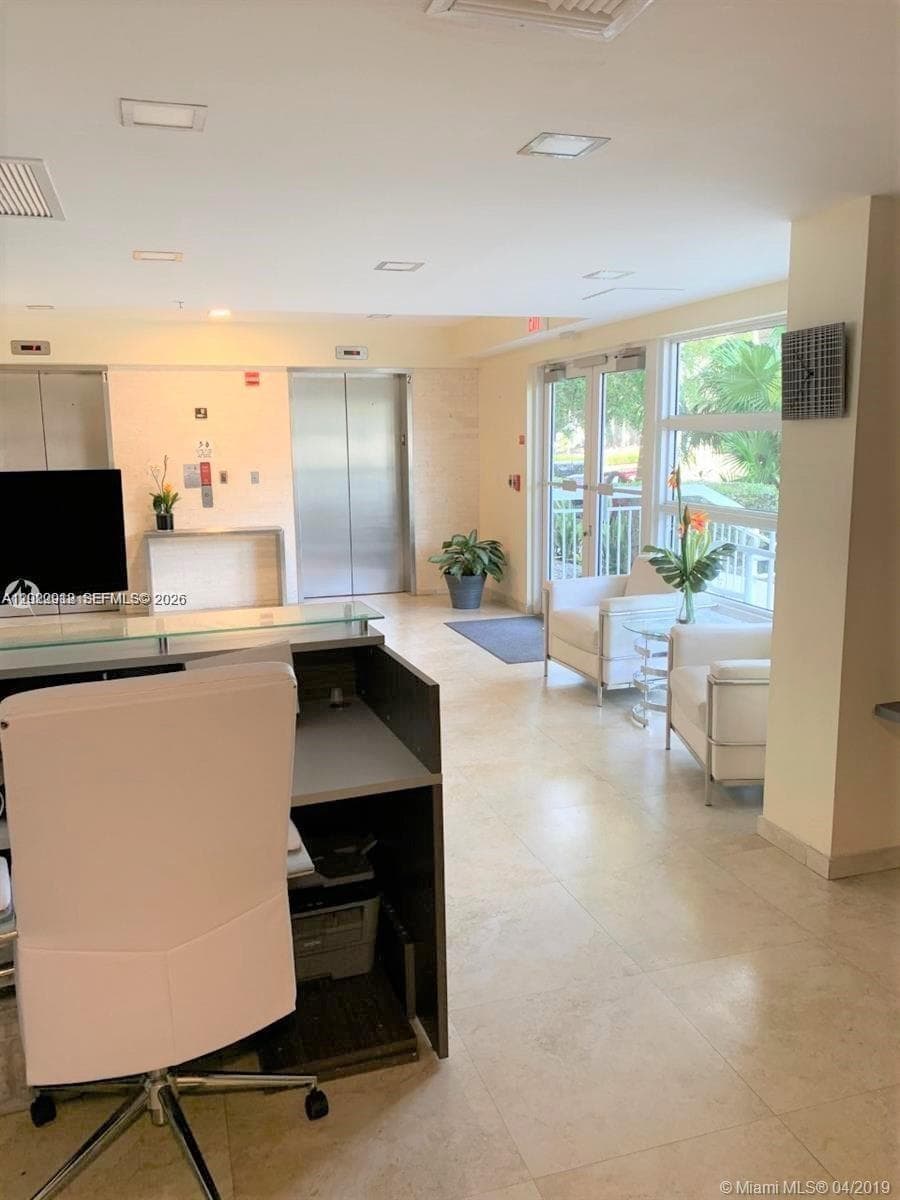 816 NW 11th St # 801, Miami FL 33136 — 30