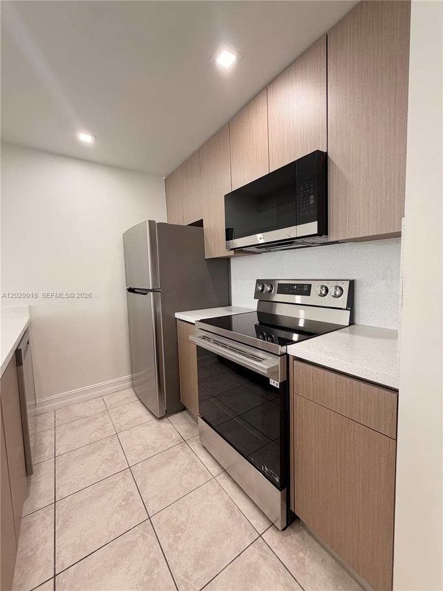 8100 Geneva Ct # 345, Doral FL 33166 — 3
