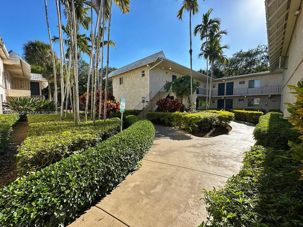 8601 SW 68 CT # 5, Pinecrest FL 33156 — 14