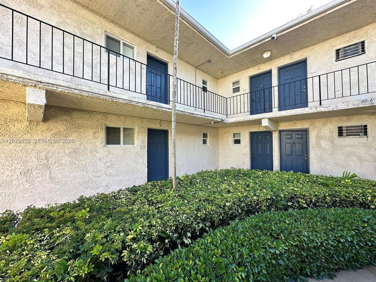 8601 SW 68 CT # 5, Pinecrest FL 33156 — 15