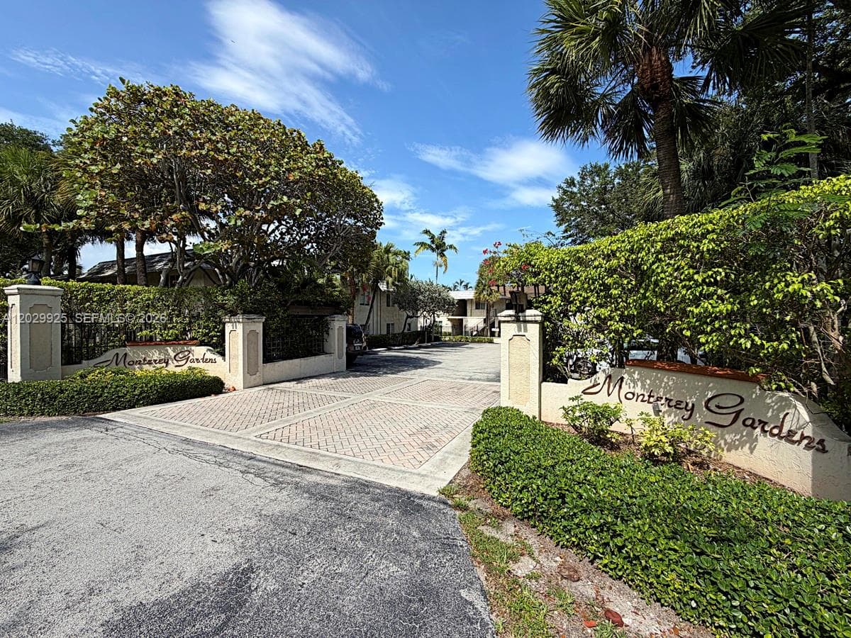 8601 SW 68 CT # 5, Pinecrest FL 33156 — 11