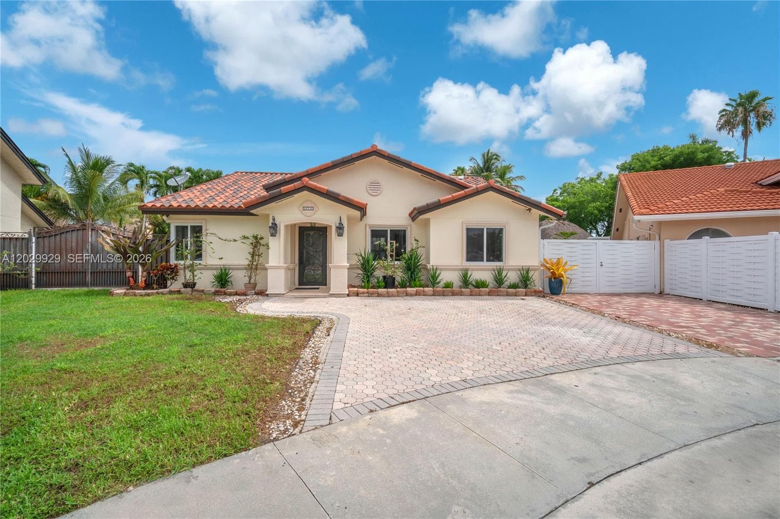 15715 SW 76th Ter, Miami FL 33193 — 2