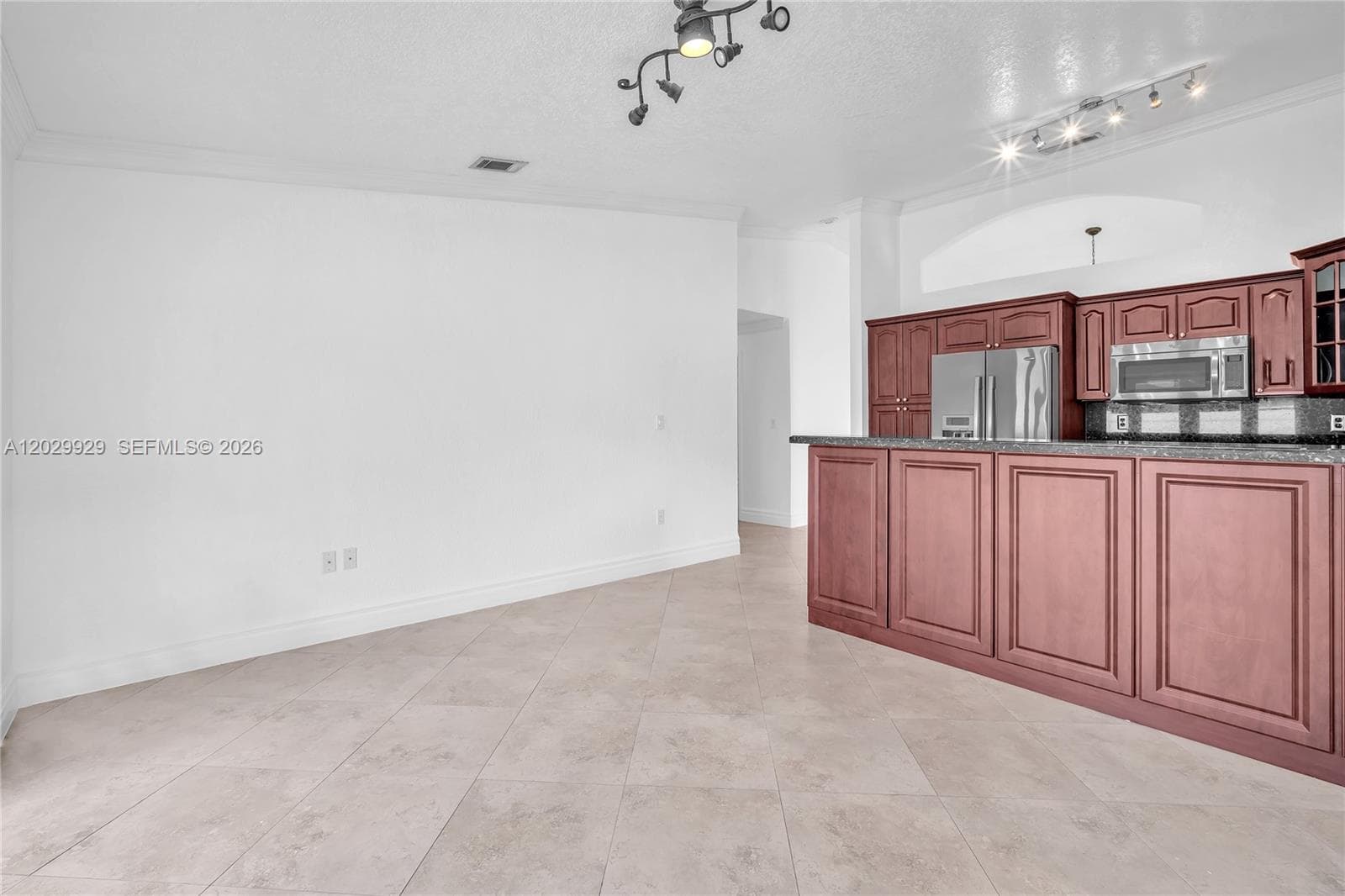 15715 SW 76th Ter, Miami FL 33193 — 17