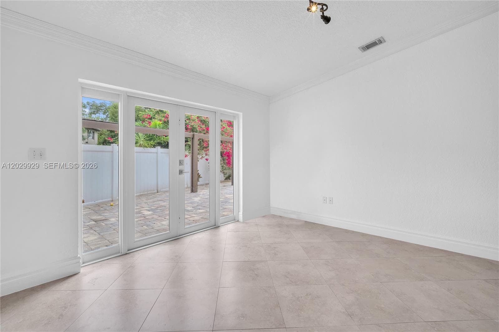 15715 SW 76th Ter, Miami FL 33193 — 16