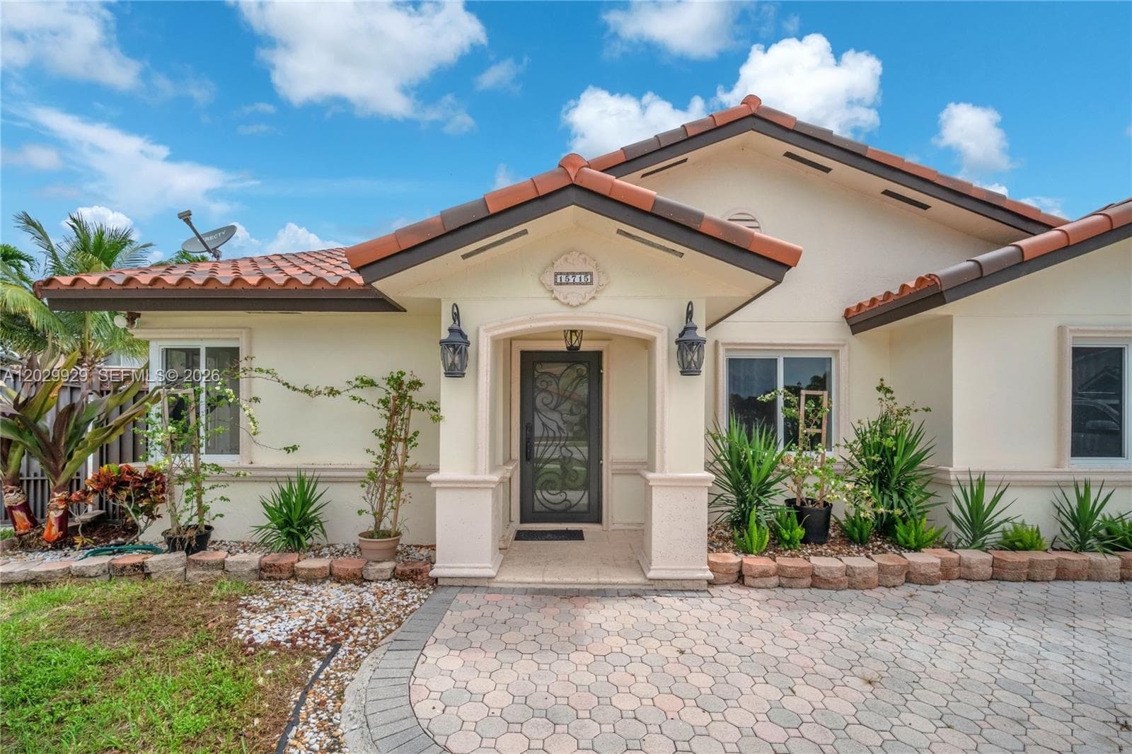 15715 SW 76th Ter, Miami FL 33193 — 1