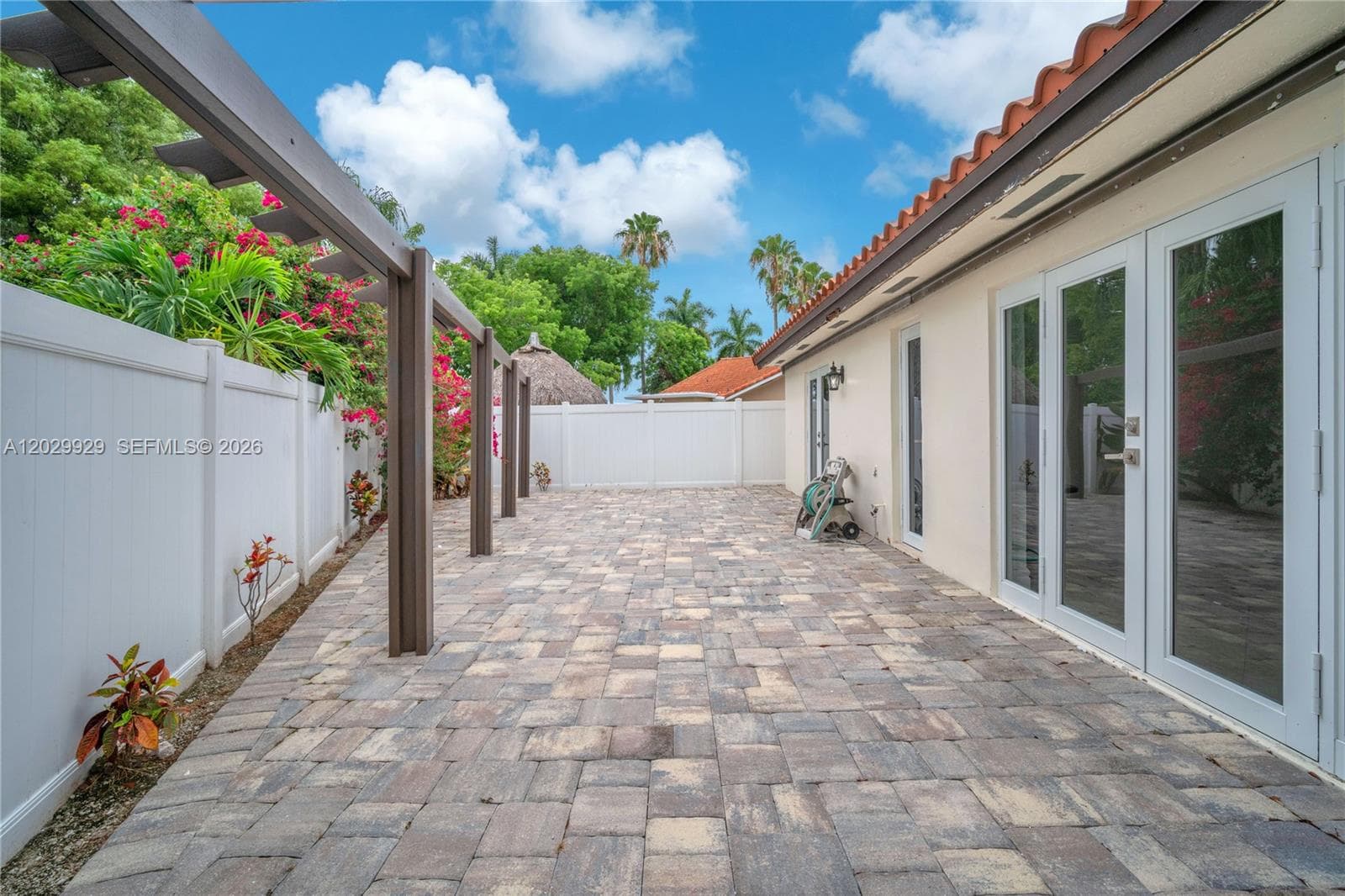 15715 SW 76th Ter, Miami FL 33193 — 33