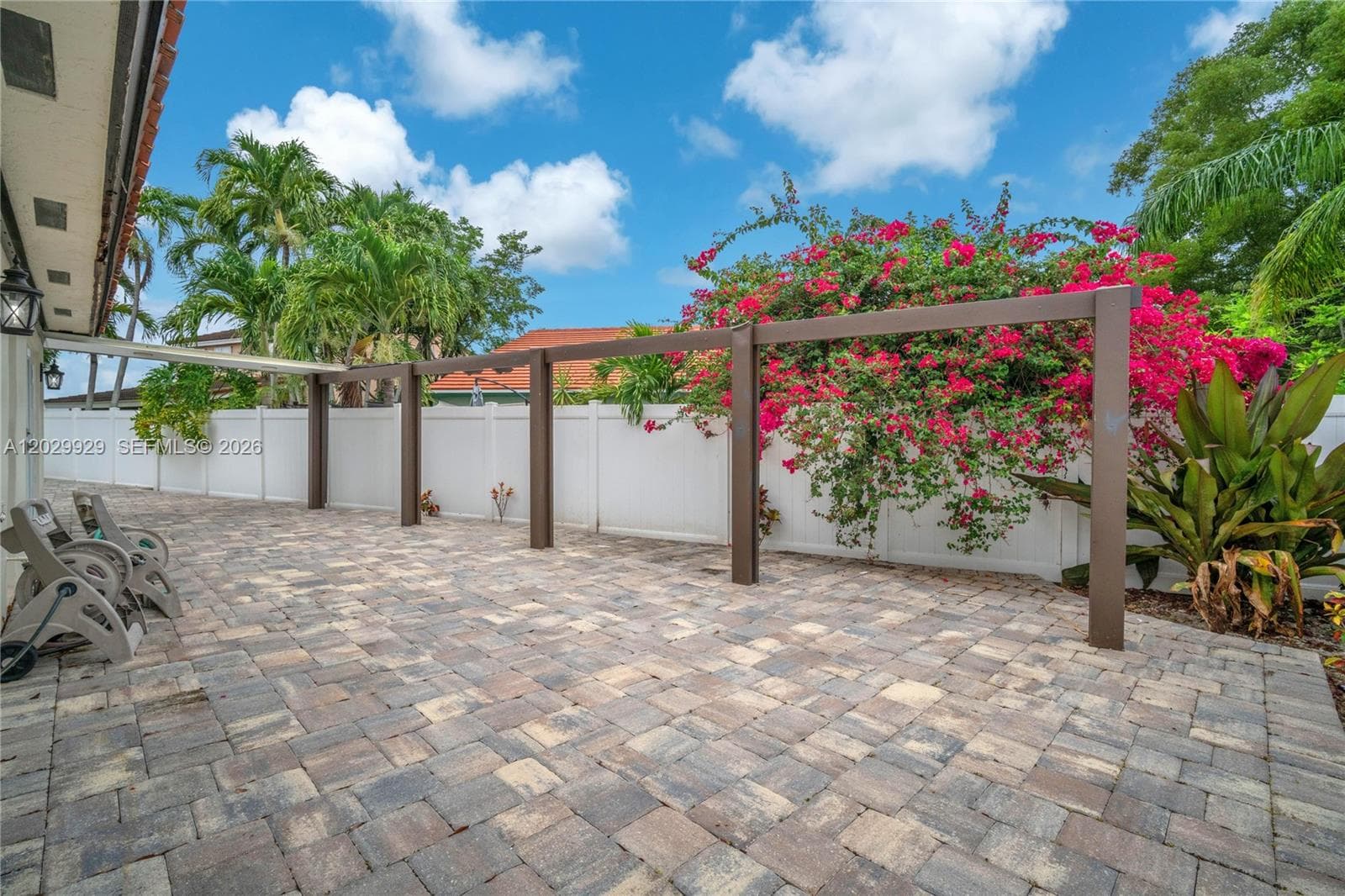 15715 SW 76th Ter, Miami FL 33193 — 35