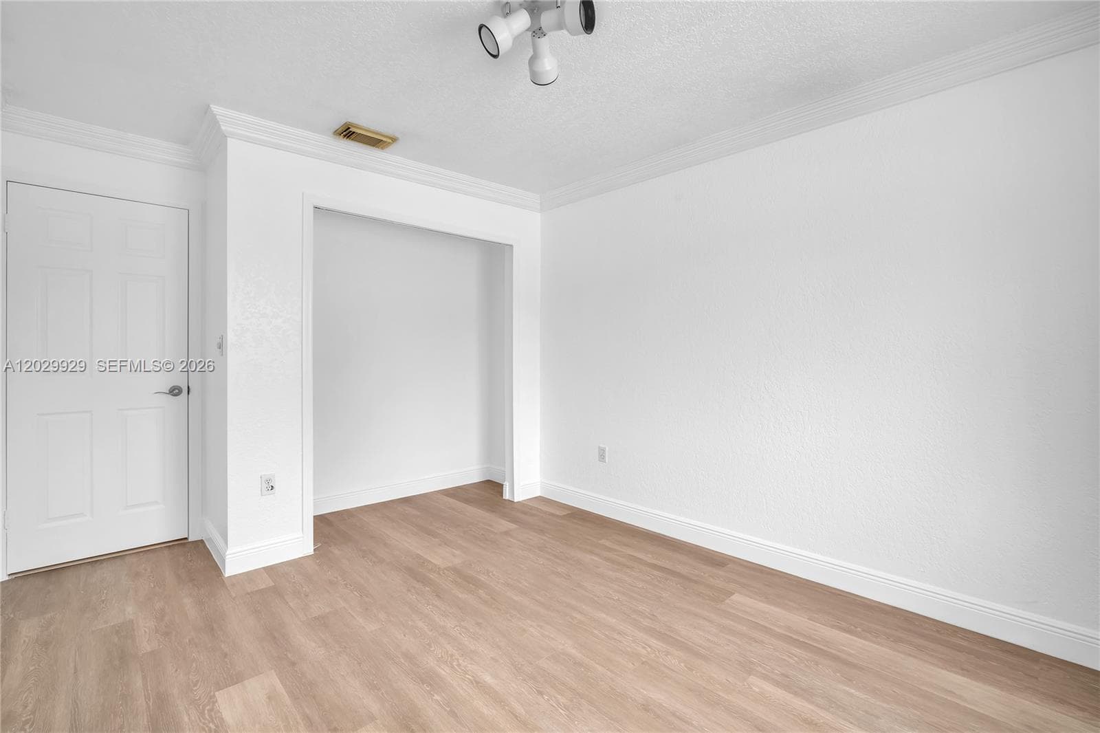 15715 SW 76th Ter, Miami FL 33193 — 21