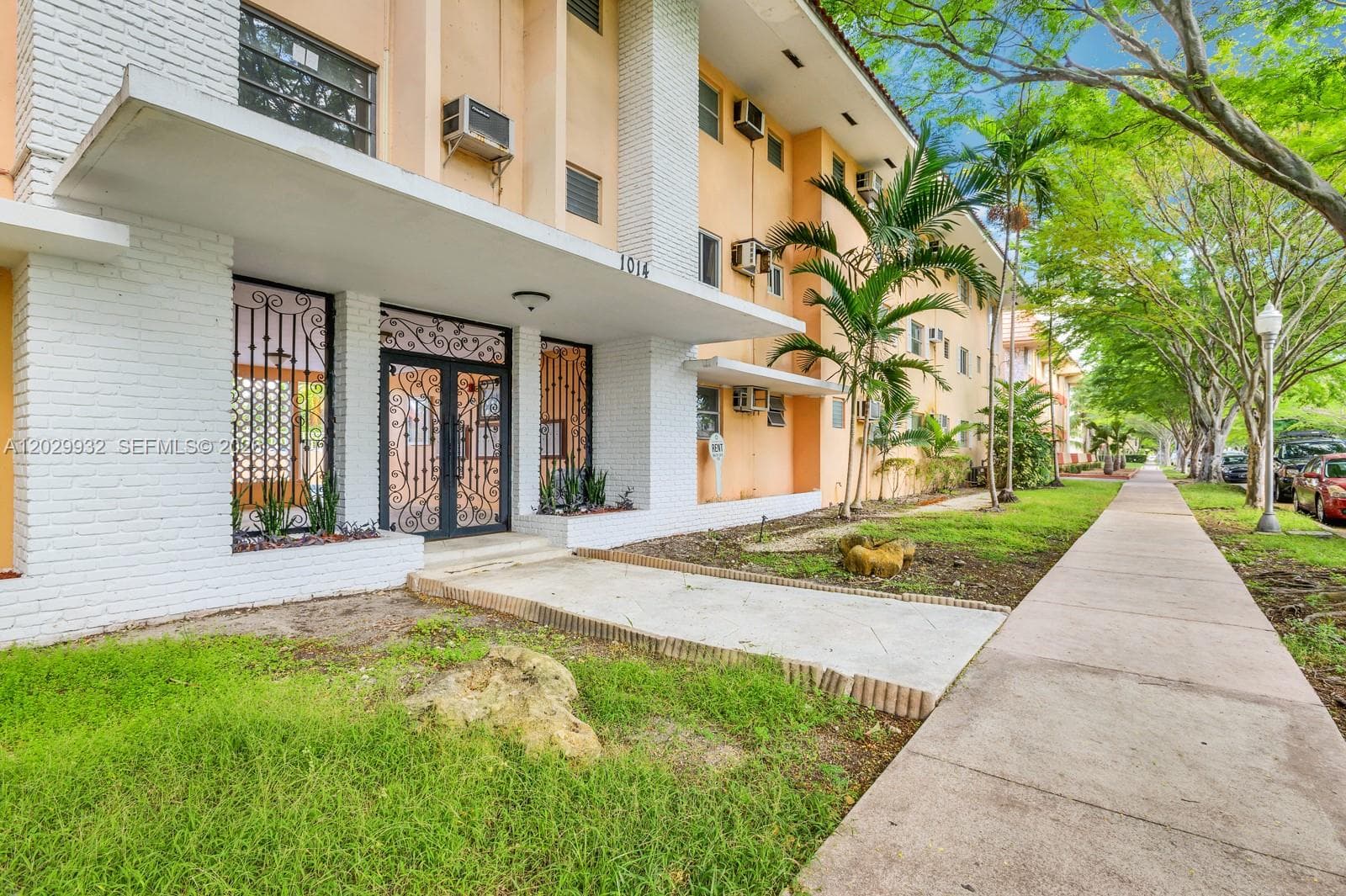 1014 Salzedo St # 211, Coral Gables FL 33134 — 1