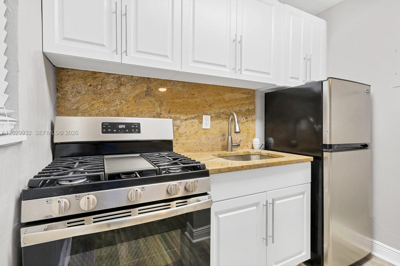 1014 Salzedo St # 211, Coral Gables FL 33134 — 5