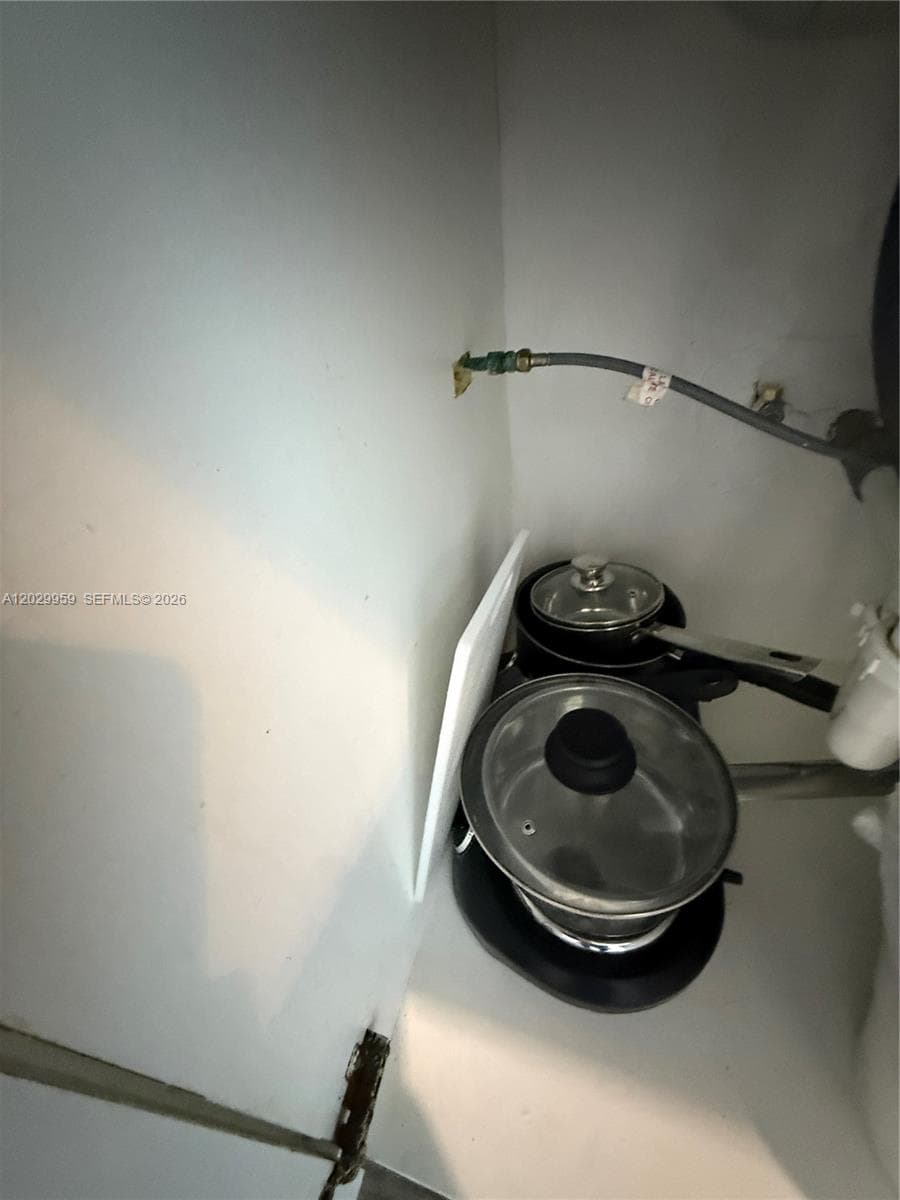 5445 Collins Ave # 1701, Miami Beach FL 33140 — 5