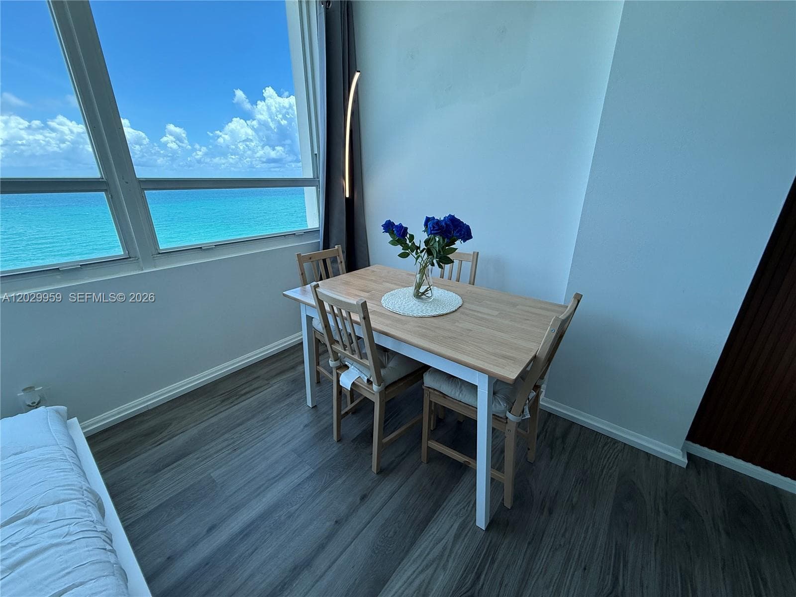 5445 Collins Ave # 1701, Miami Beach FL 33140 — 30