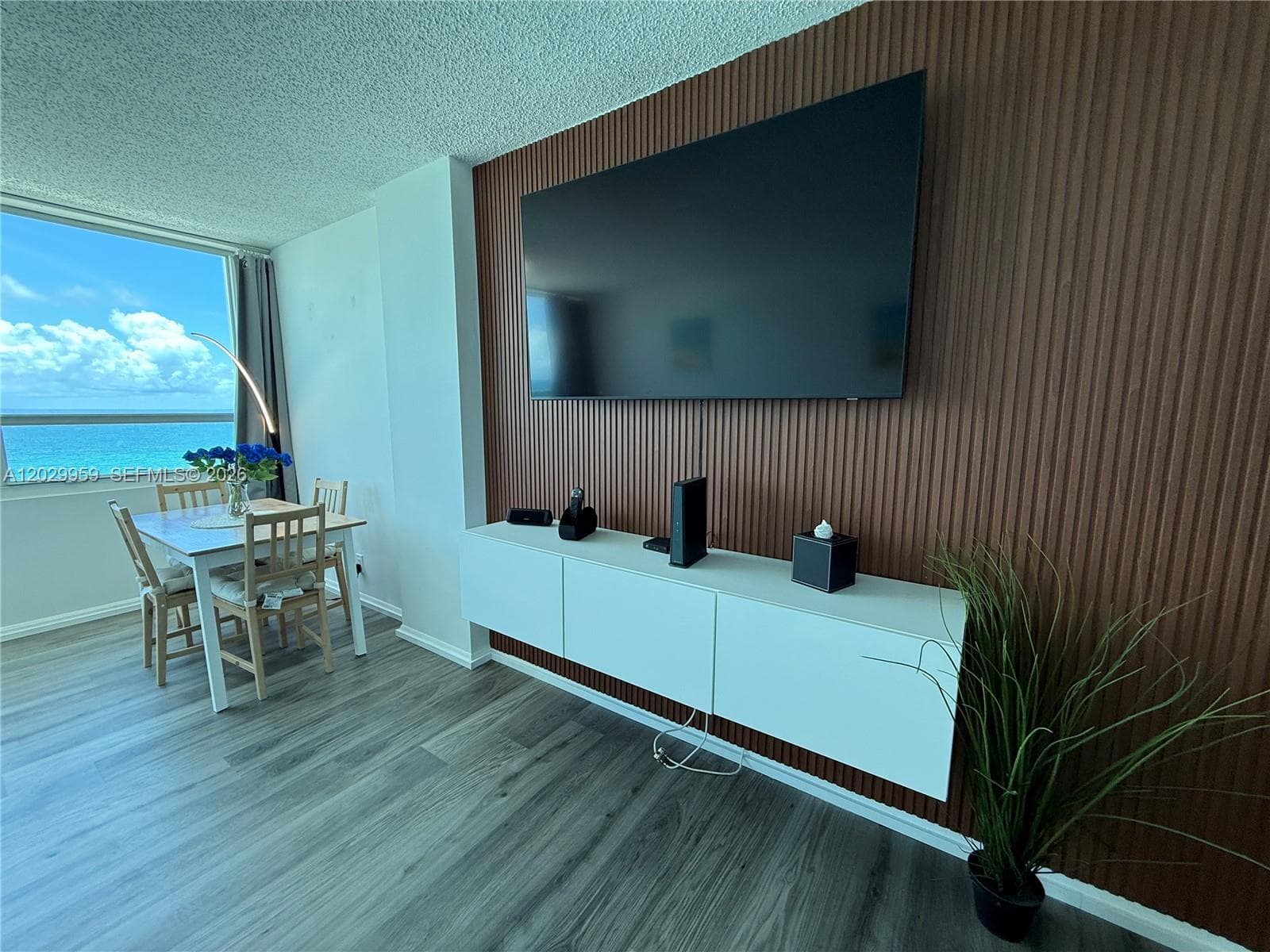 5445 Collins Ave # 1701, Miami Beach FL 33140 — 33