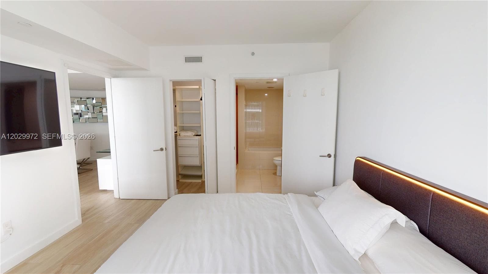 1300 S Miami Ave # 2209, Miami FL 33130 — 18