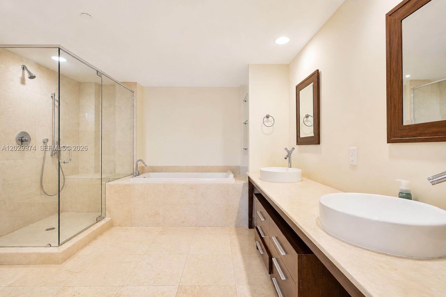 475 Brickell Ave # 2909, Miami FL 33131 — 18