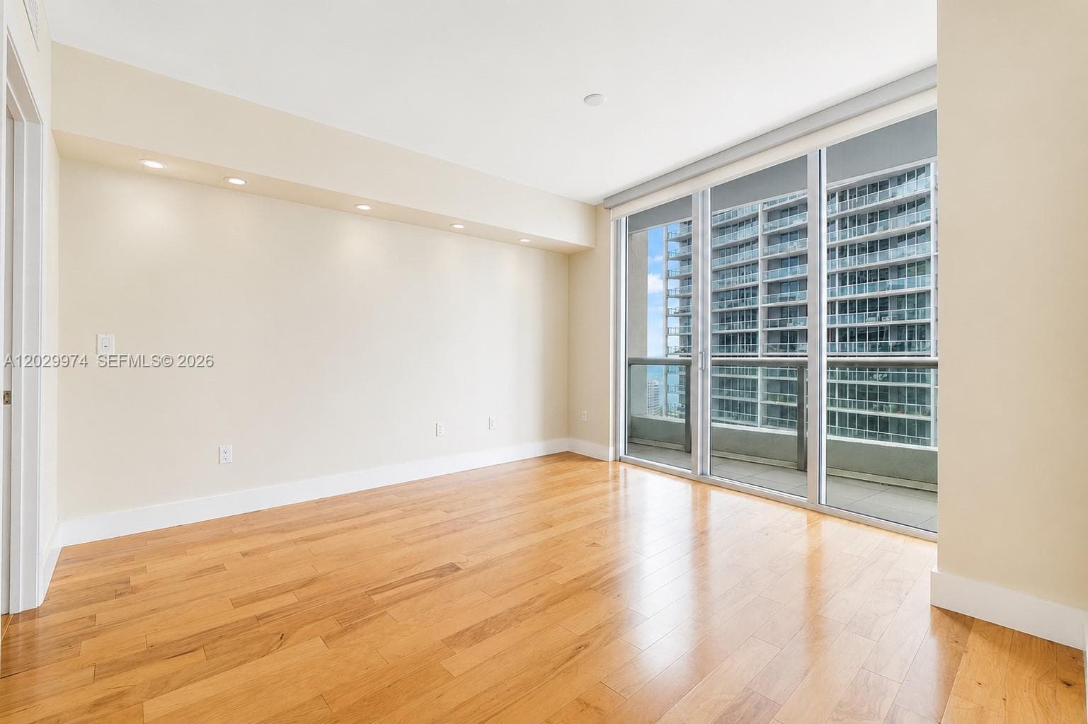 475 Brickell Ave # 2909, Miami FL 33131 — 19