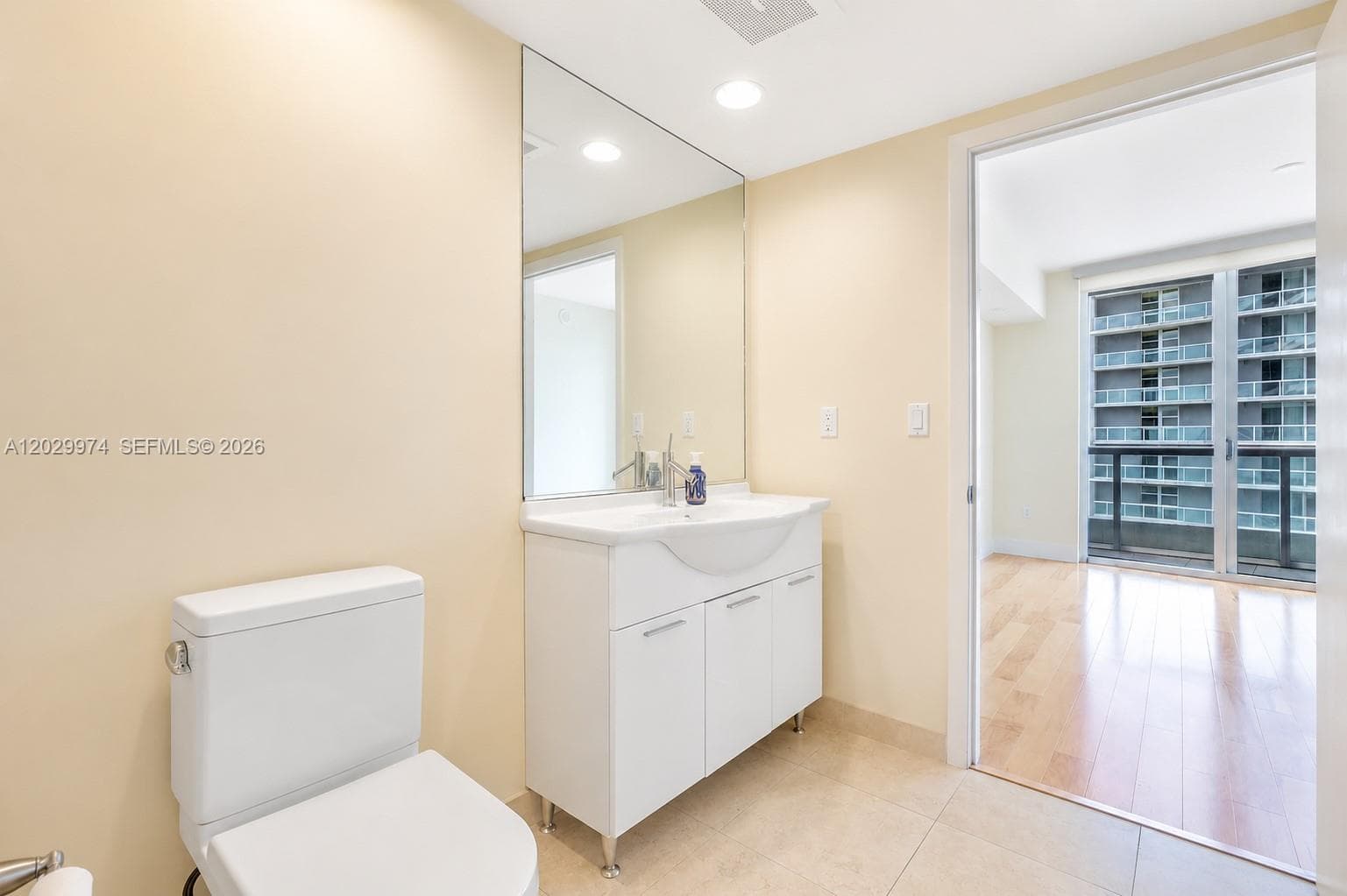 475 Brickell Ave # 2909, Miami FL 33131 — 21
