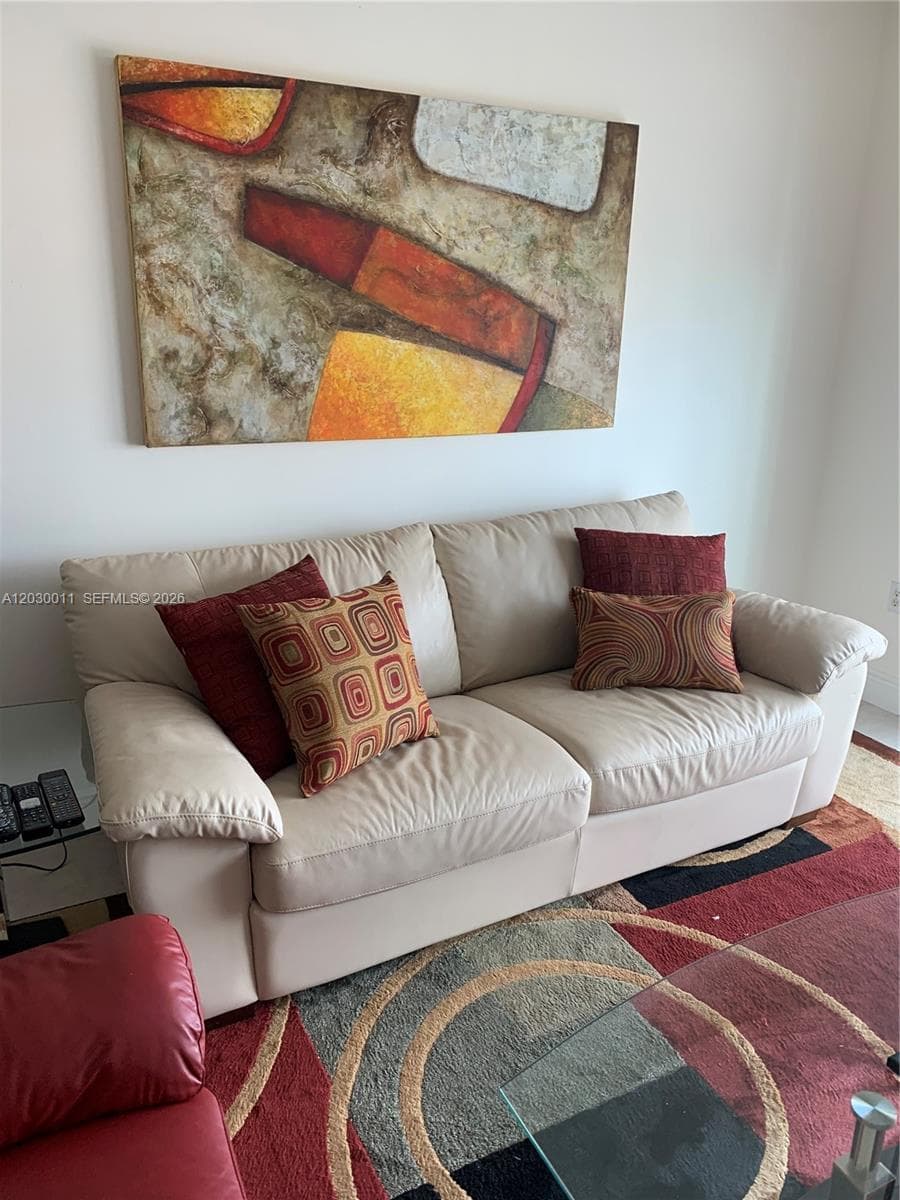 275 NE 18th # 1709, Miami FL 33132 — 32