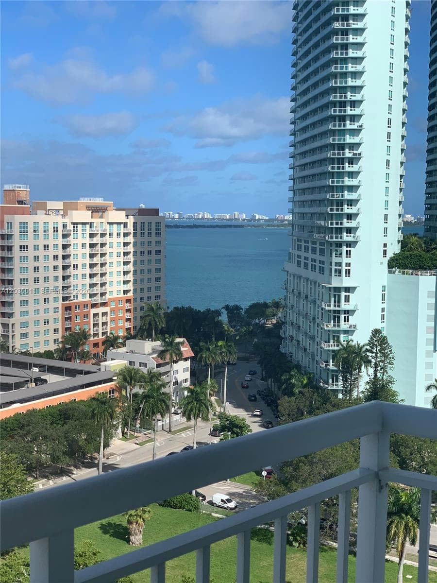275 NE 18th # 1709, Miami FL 33132 — 1