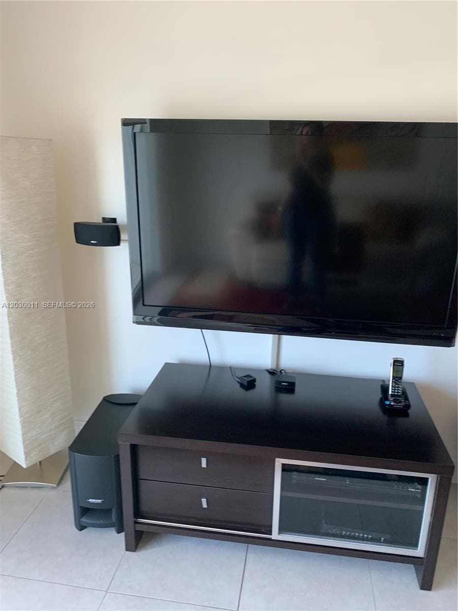 275 NE 18th # 1709, Miami FL 33132 — 5
