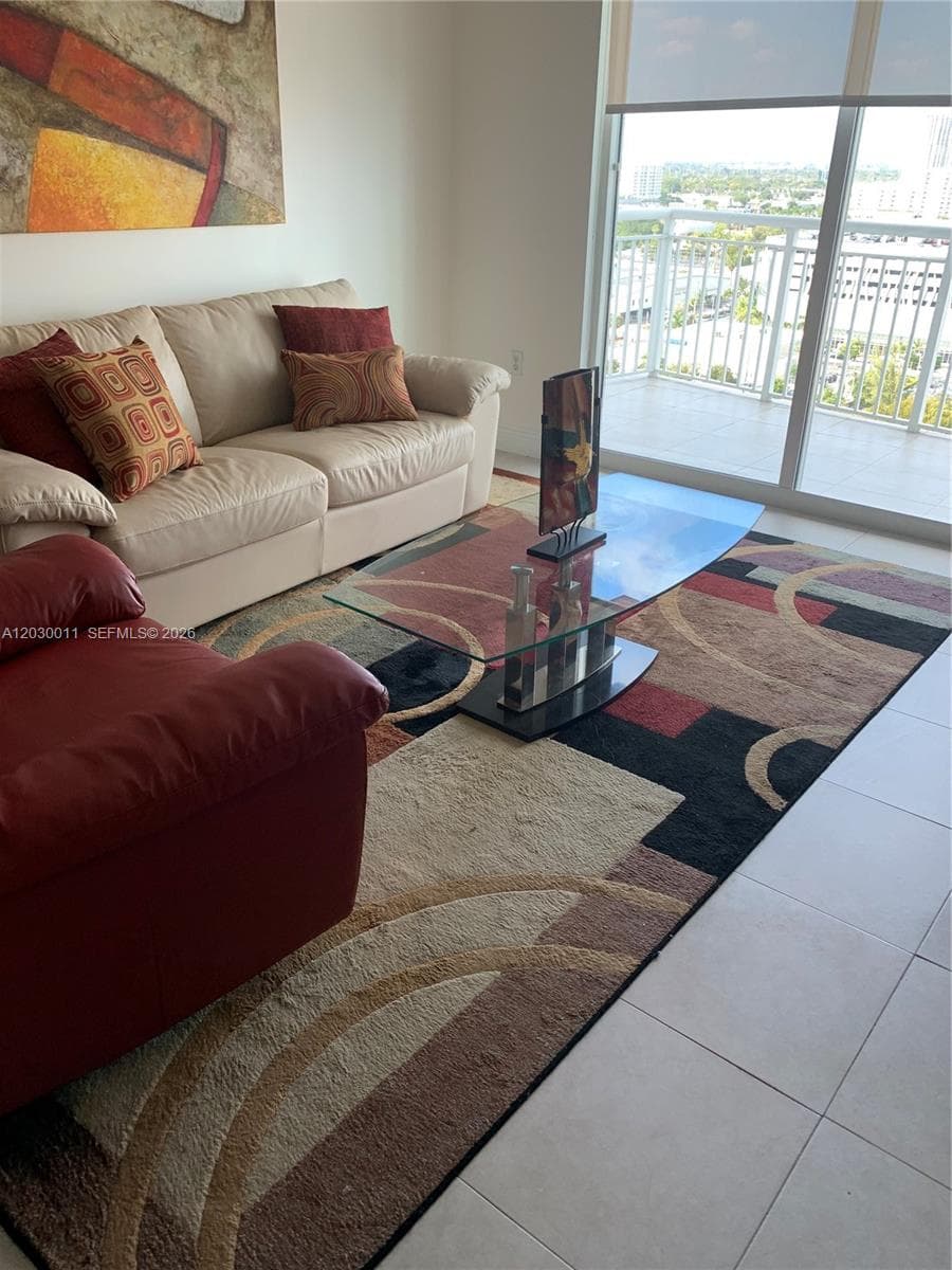 275 NE 18th # 1709, Miami FL 33132 — 14