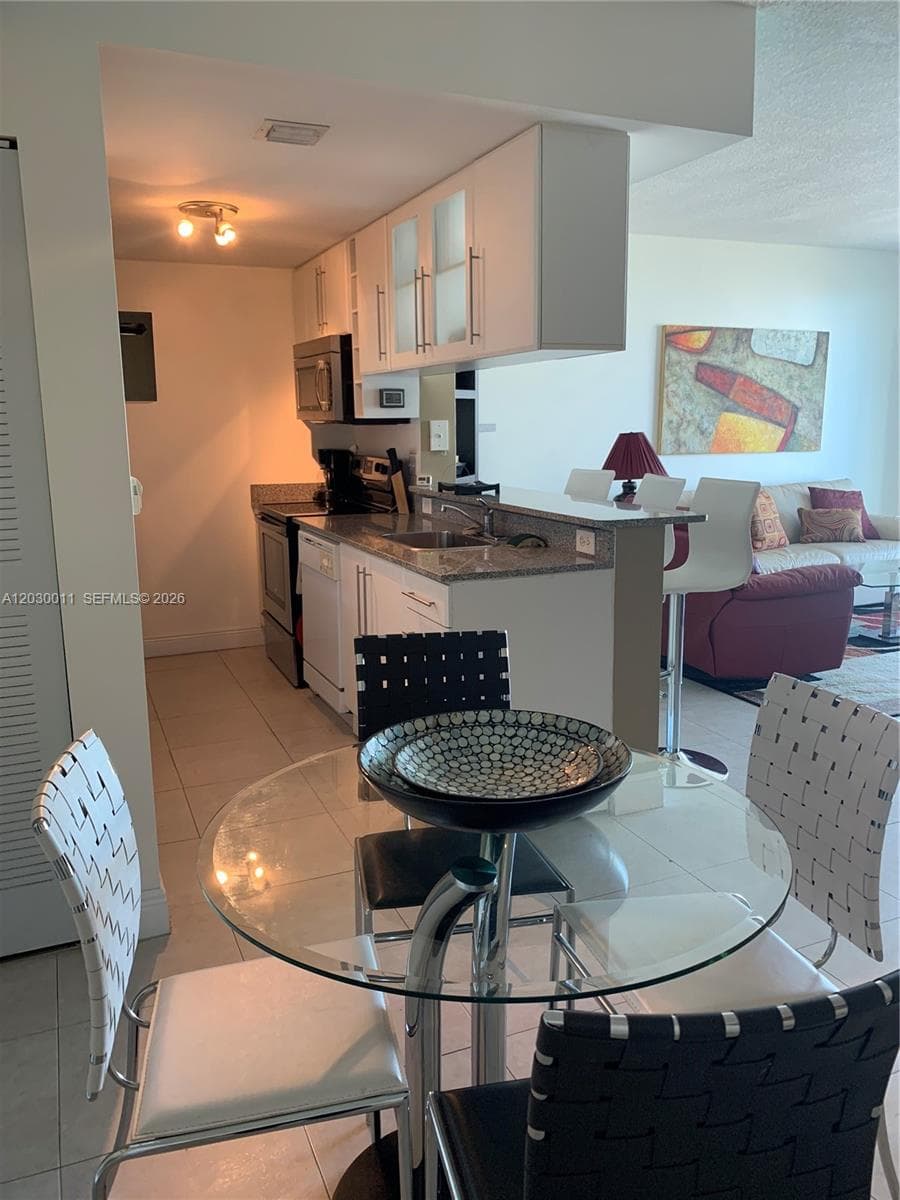 275 NE 18th # 1709, Miami FL 33132 — 15
