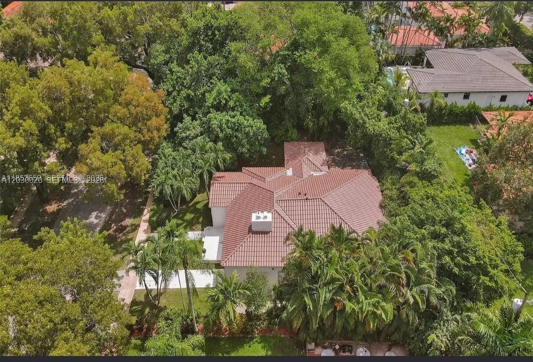 528 Sevilla Ave, Coral Gables FL 33134 — 1