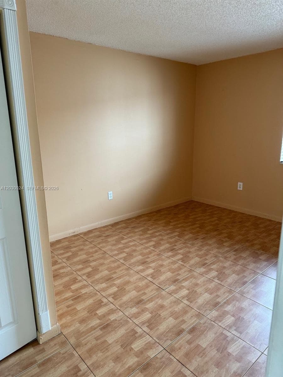 Villa Real Condo No 4, Miami, FL — 10
