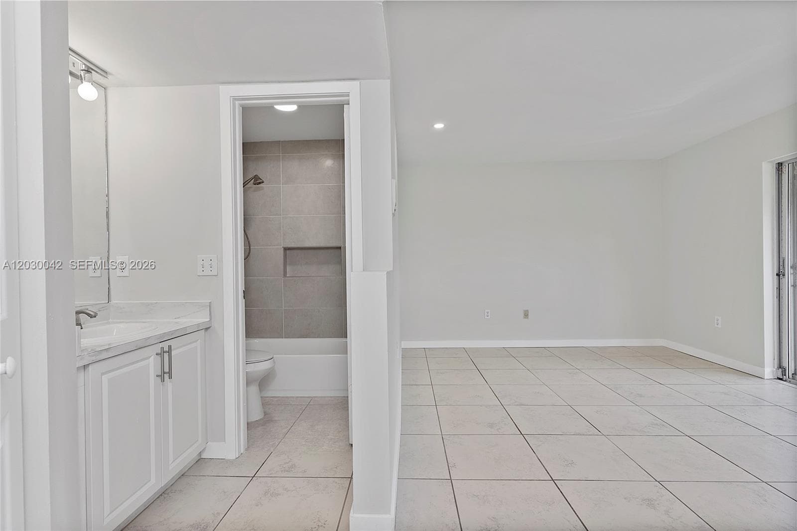 8631 NW 4th Ter # 1001, Miami FL 33126 — 28