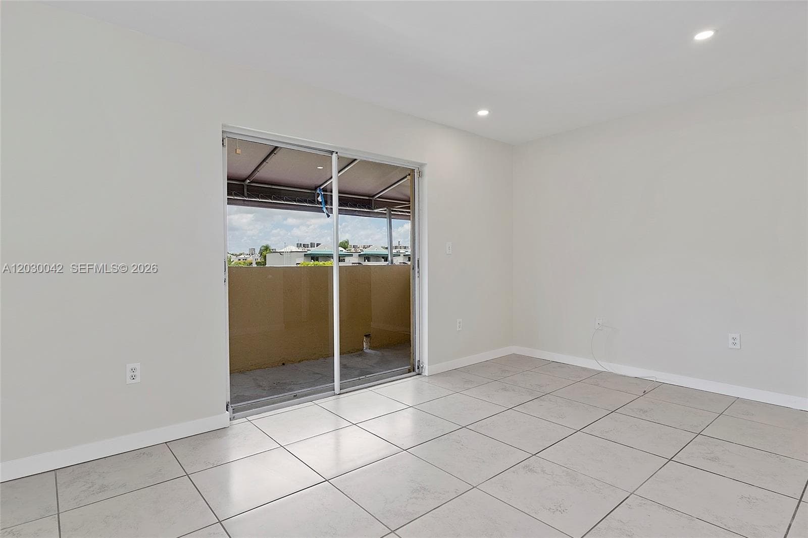 8631 NW 4th Ter # 1001, Miami FL 33126 — 33