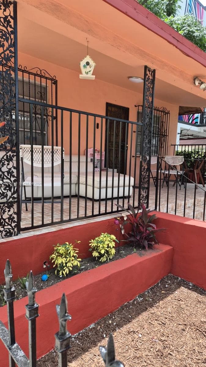 934 SW 3rd St, Miami FL 33130 — 2