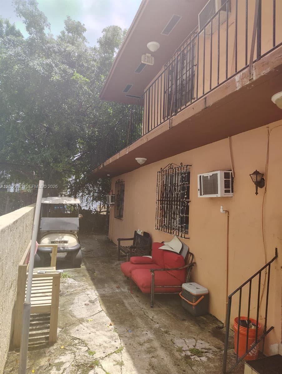 934 SW 3rd St, Miami FL 33130 — 16