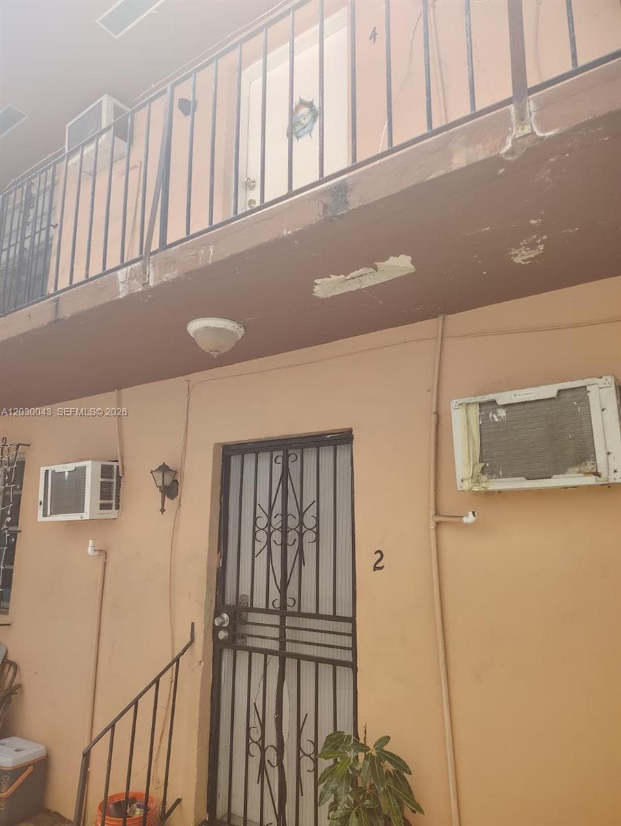 934 SW 3rd St, Miami FL 33130 — 18