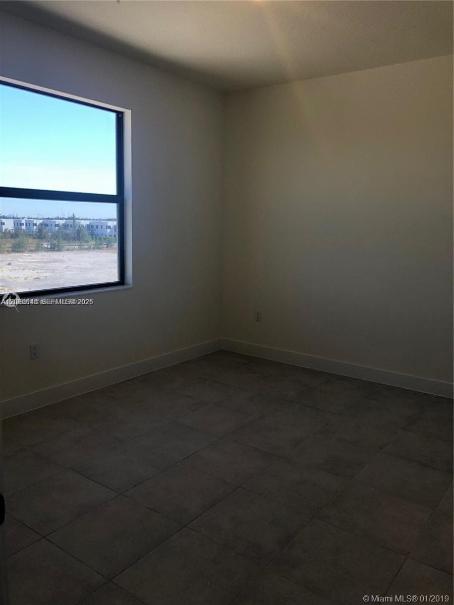 7825 NW 104 AVE # 34, Doral FL 33178 — 6