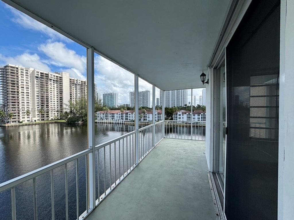 2999 Point East Dr # C614, Aventura FL 33160 — 29
