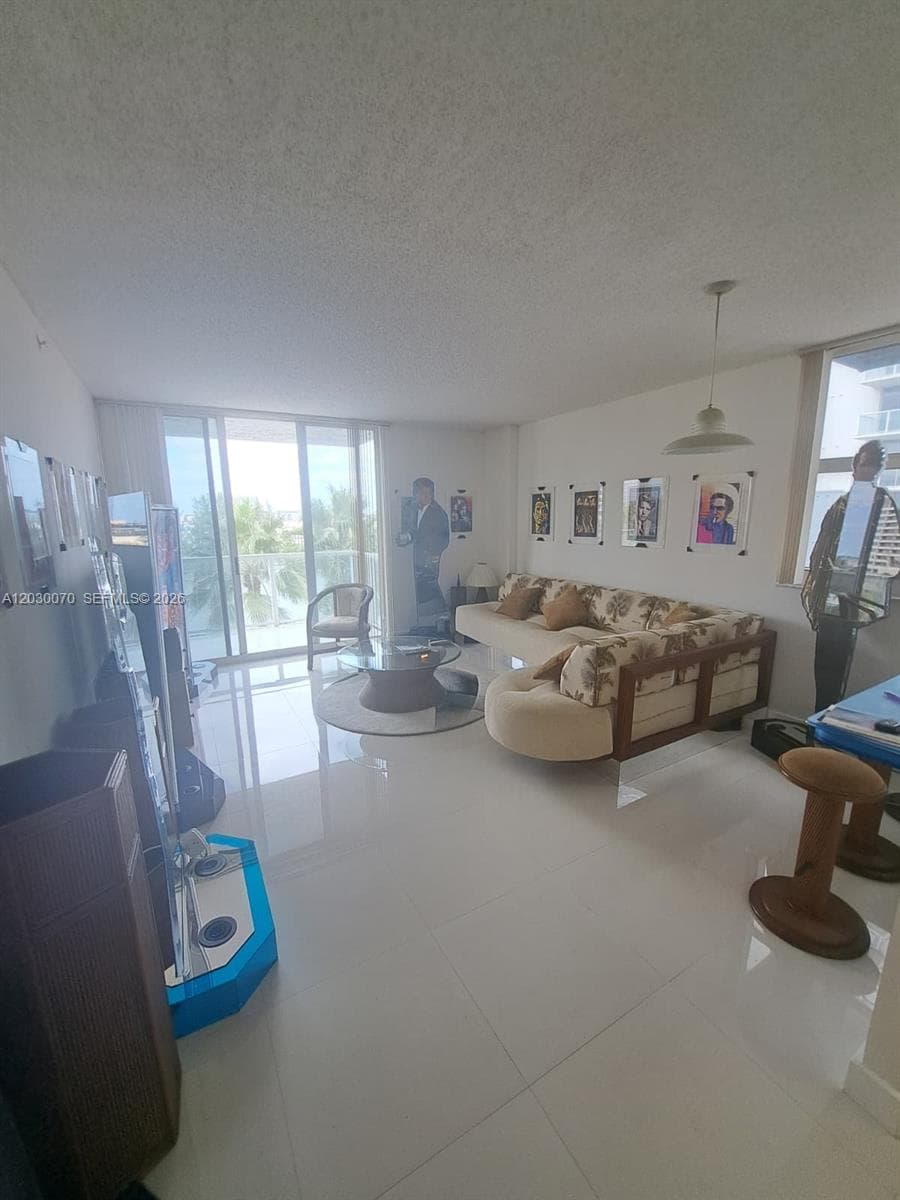 5085 NW 7th St # 602, Miami FL 33126 — 4