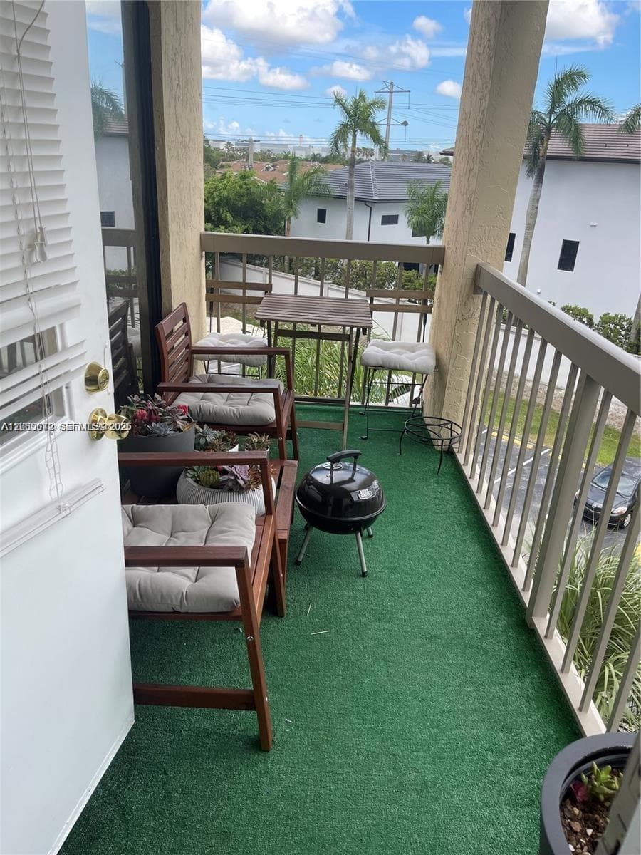 8100 Geneva Ct # 446, Doral FL 33166 — 9