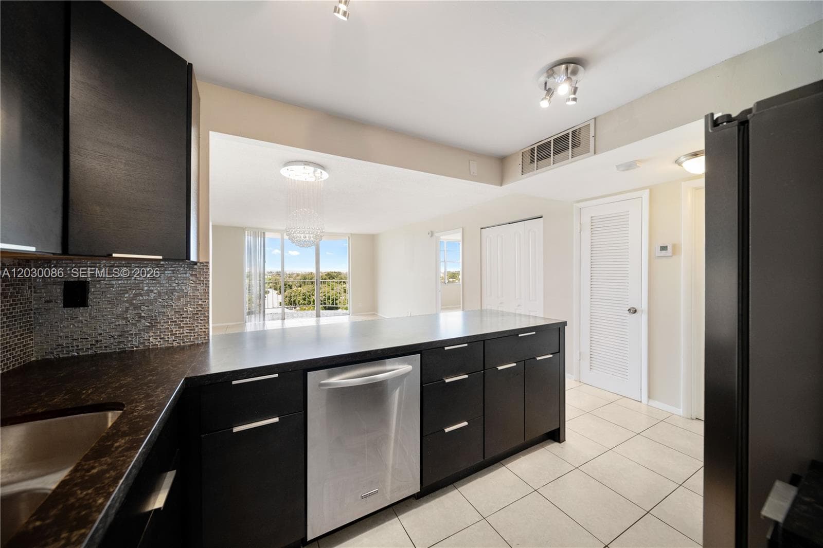 16740 NE 9th Ave # 609, North Miami Beach FL 33162 — 2