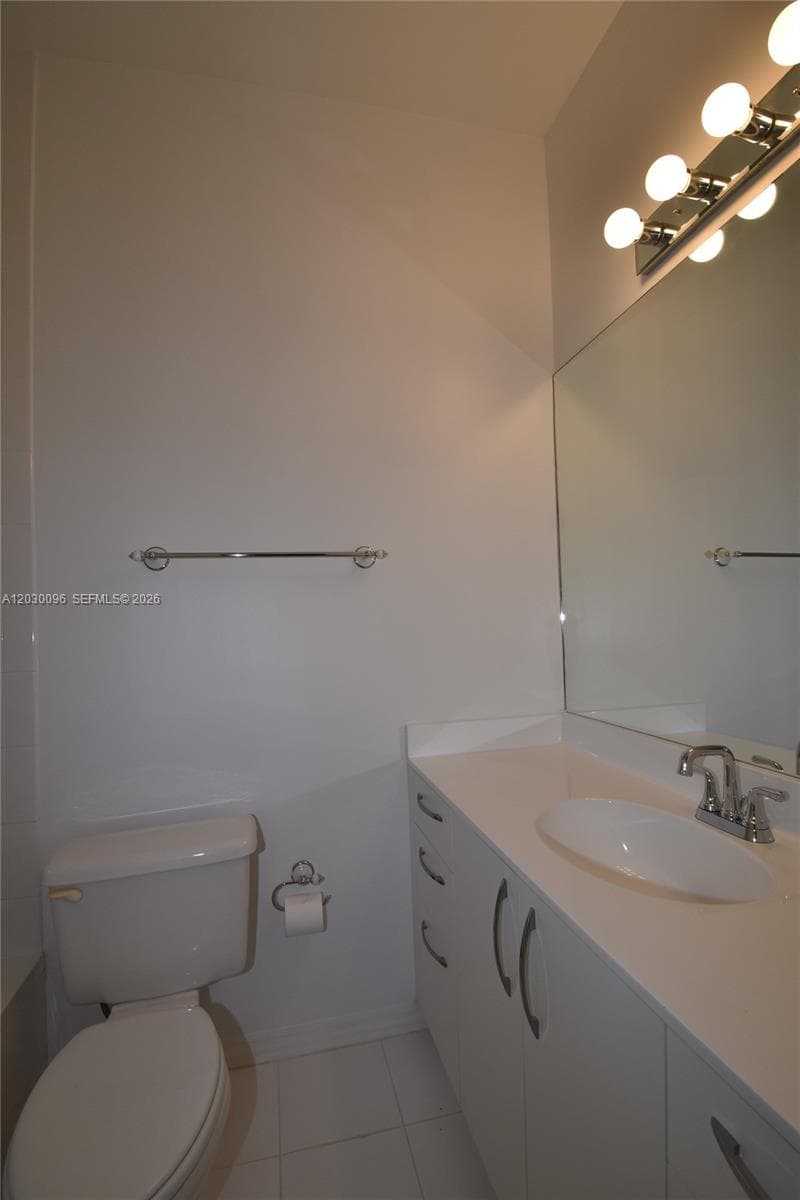 3051 Center St # 9, Miami FL 33133 — 12