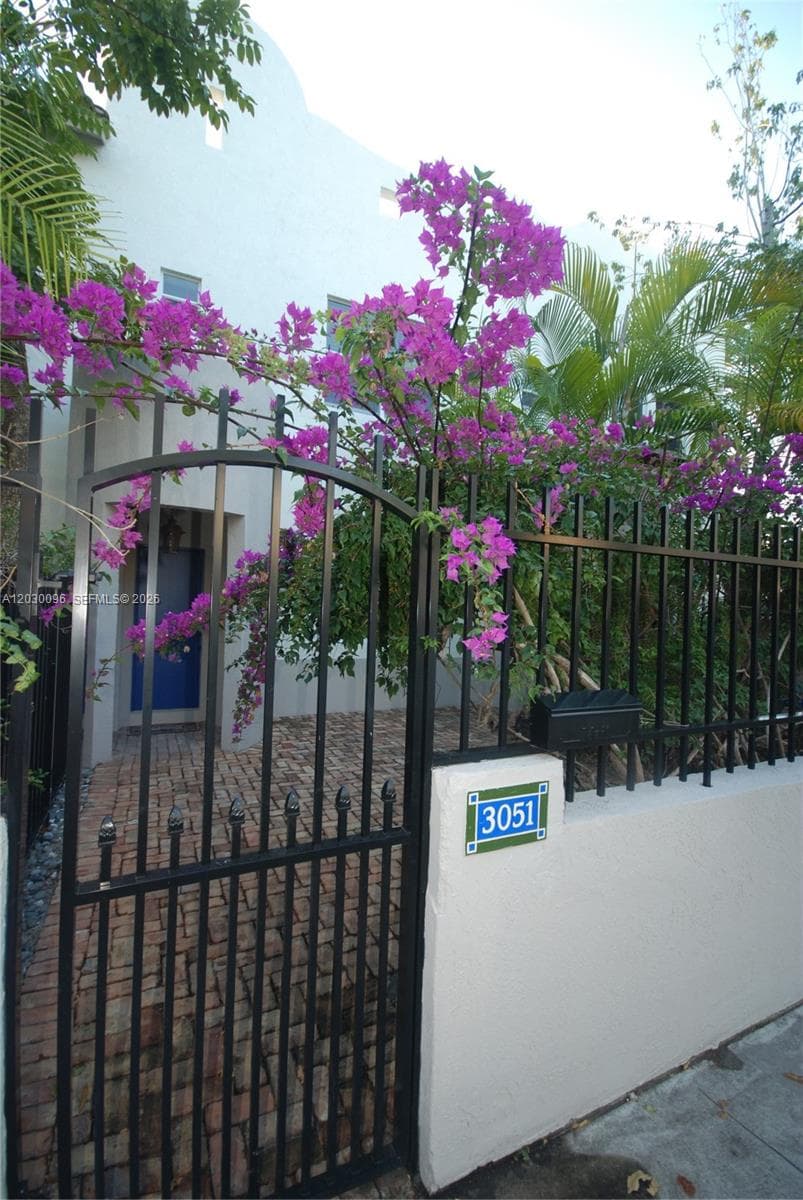 3051 Center St # 9, Miami FL 33133 — 3