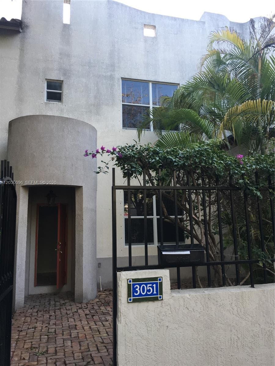 3051 Center St # 9, Miami FL 33133 — 4