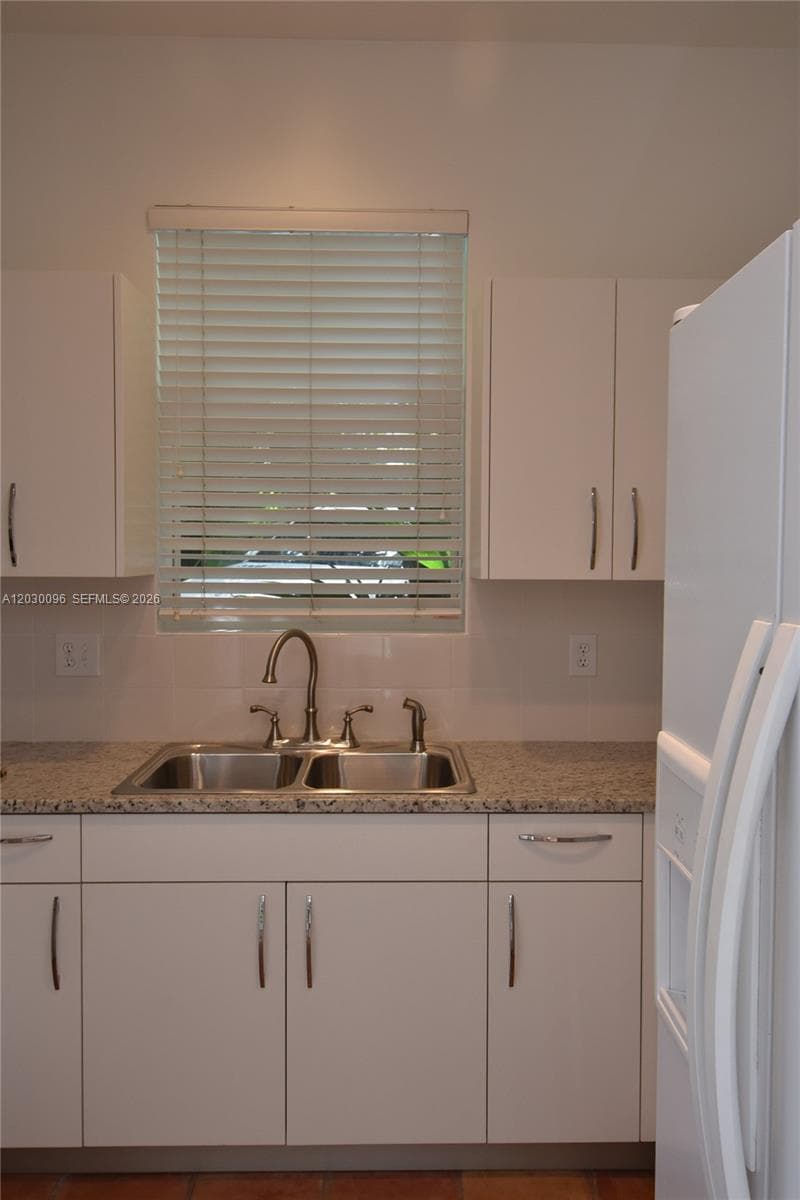3051 Center St # 9, Miami FL 33133 — 8
