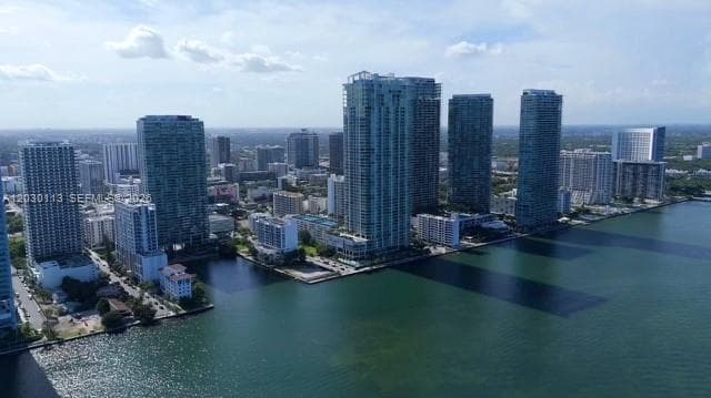 460 NE 28th St # 1408, Miami FL 33137 — 10