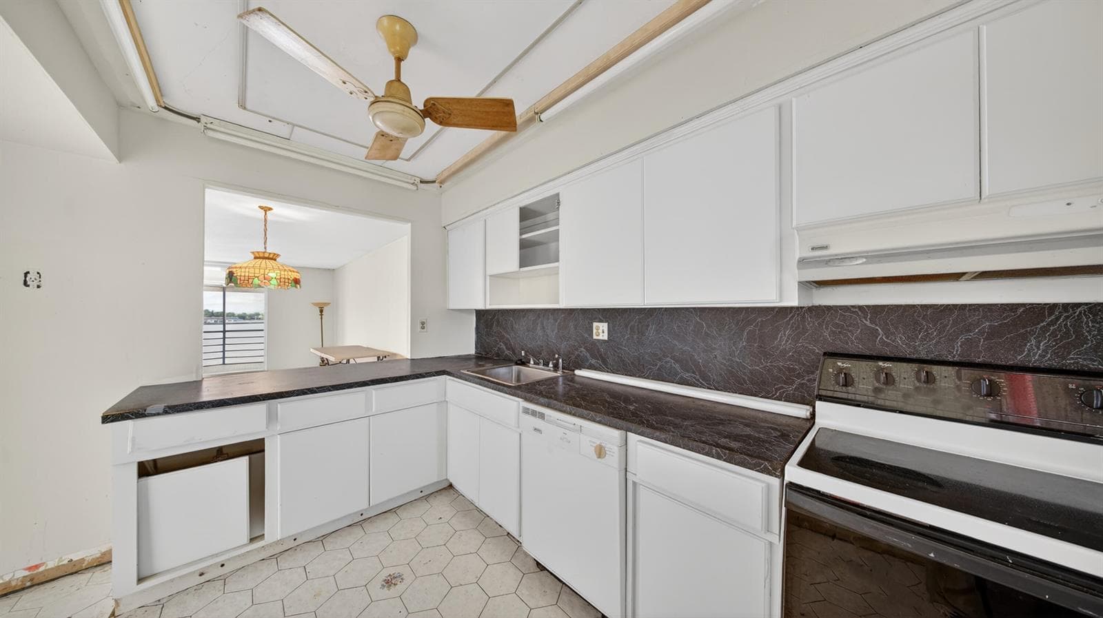 1100 NE 191st Street # 44, Miami FL 33179 — 11