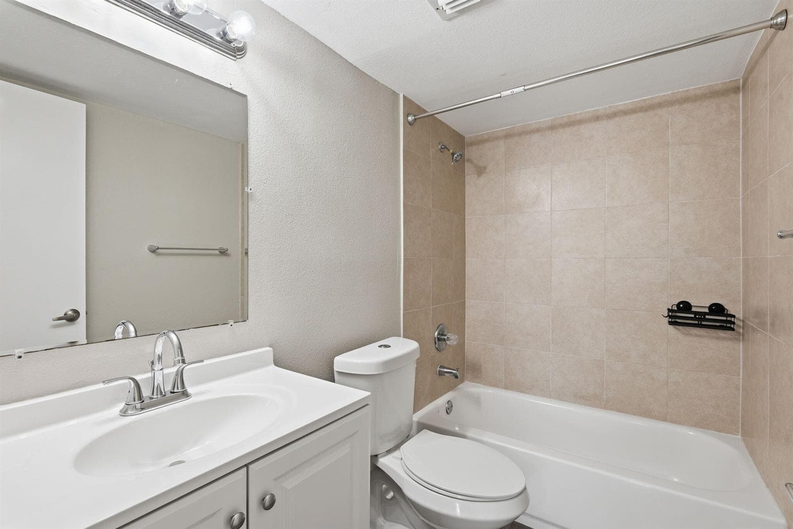 9360 Fontainebleau Boulevard Apt 310, Miami FL 33172 — 23