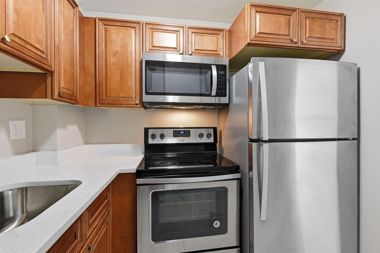 9360 Fontainebleau Boulevard Apt 310, Miami FL 33172 — 17