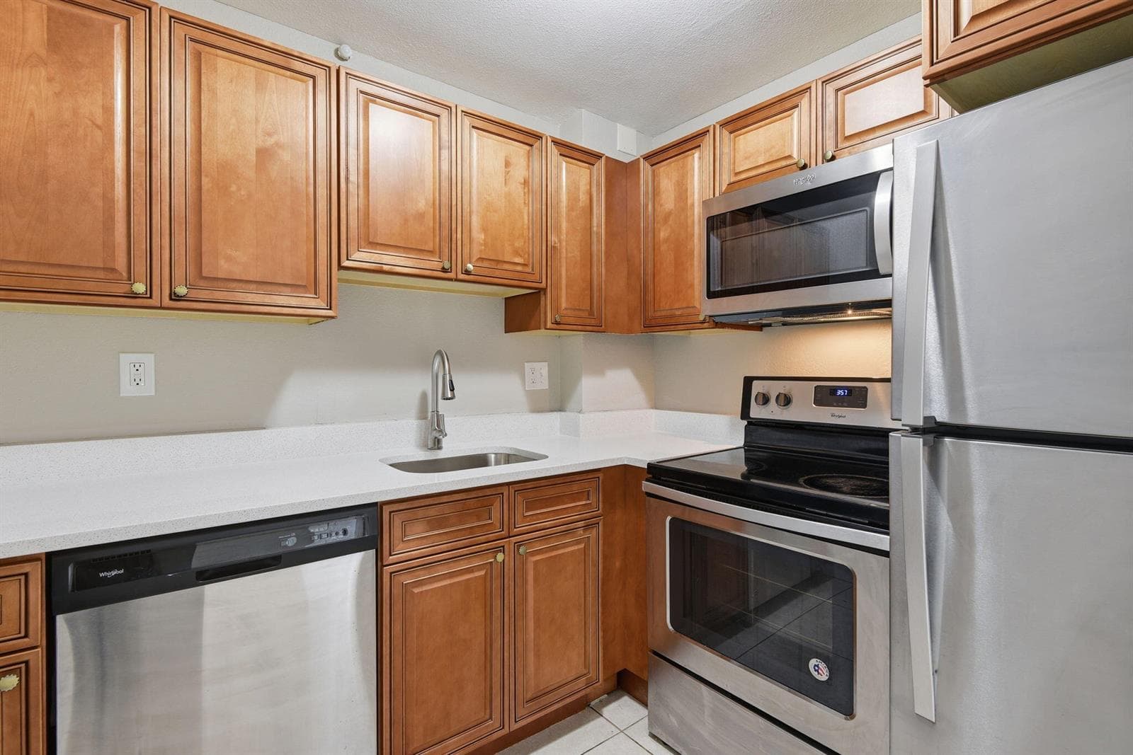 9360 Fontainebleau Boulevard Apt 310, Miami FL 33172 — 16
