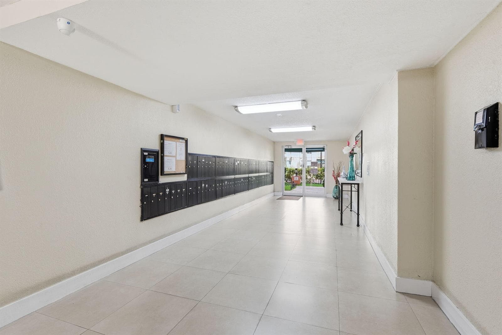 9360 Fontainebleau Boulevard Apt 310, Miami FL 33172 — 12